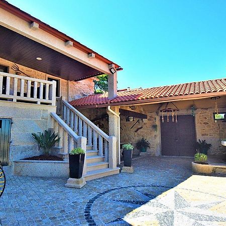 Galihost - A Casa Das Barreiras Meis Ngoại thất bức ảnh